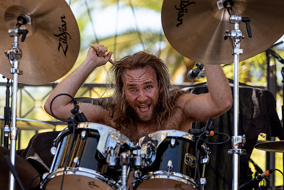 Howling Giant in concert