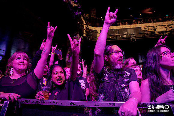 Twin Temple in concert