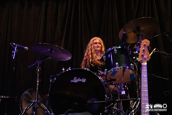 L. A. Witch in concert