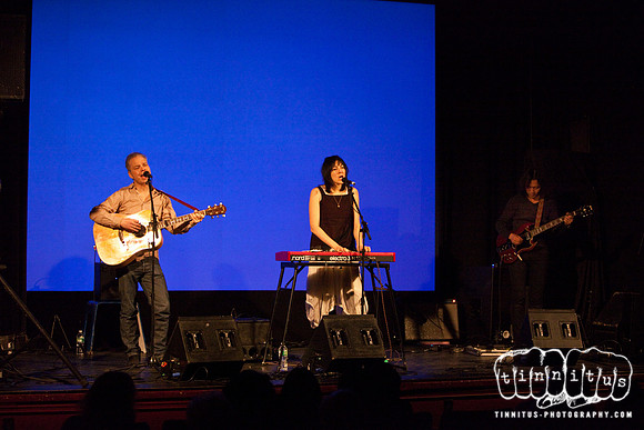 Damon and Naomi in concert, with Michio Kurihara