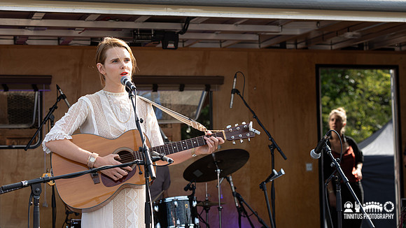 Cassandra Jenkins in concert