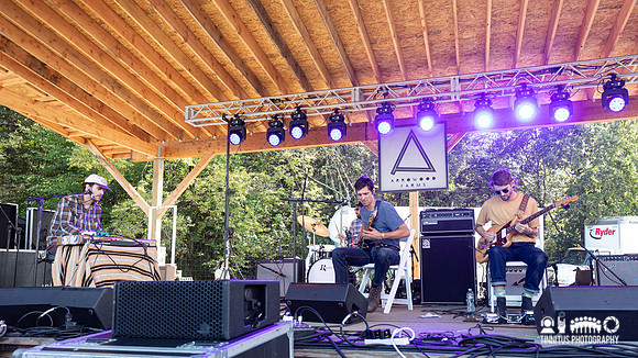 John Andrews and The Yawns in concert