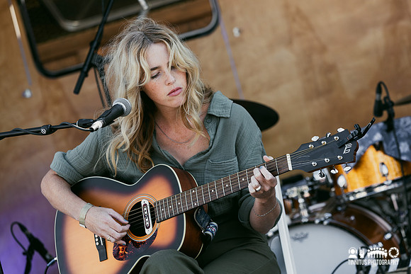 Anna St. Louis in concert