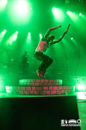 Neck Deep in concert