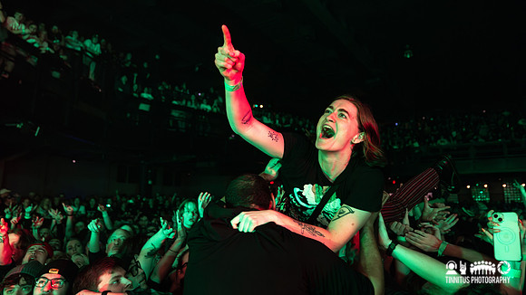 Neck Deep in concert