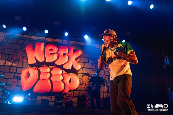 Neck Deep in concert