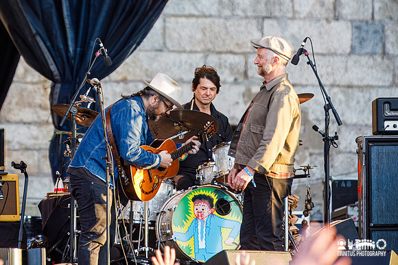 Wilco with Billy Bragg in concert