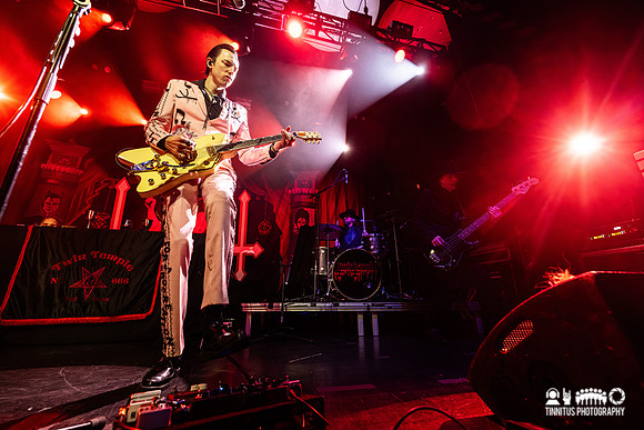 Twin Temple in concert