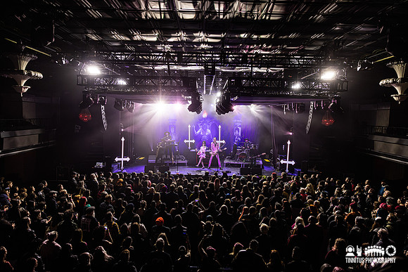 Twin Temple in concert
