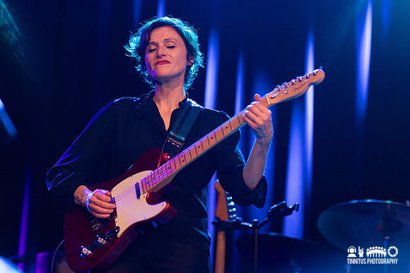 Mary Timony in concert