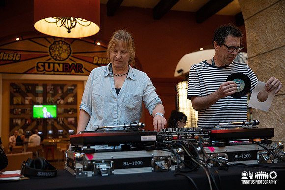 Georgia and Ira spinning songs