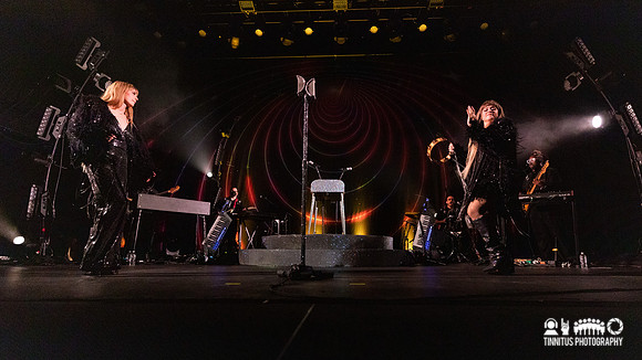 Lucius in concert