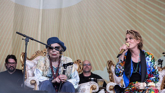 Joni Mitchell in concert