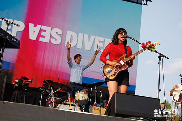 Deep Sea Diver in concert