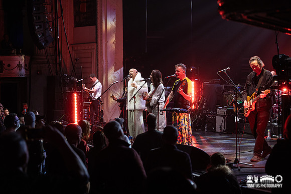 James in concert