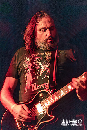 Worshipper in concert