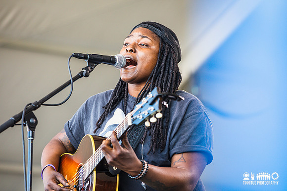 Joy Oladokun in concert