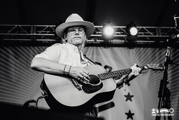 Bonny Light Horseman in concert