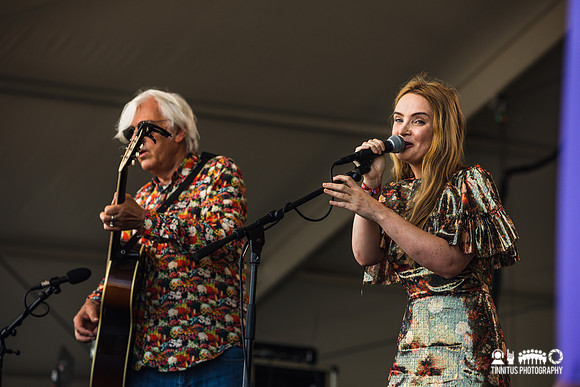 Emma Swift and Robyn Hitchcock in concert