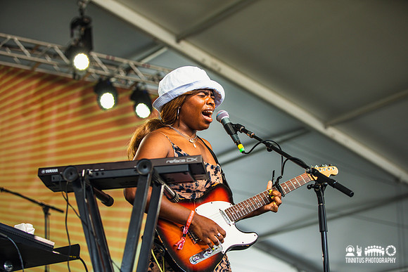 Vagabon in concert