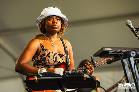 Vagabon in concert