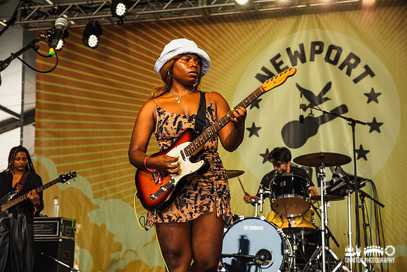 Vagabon in concert