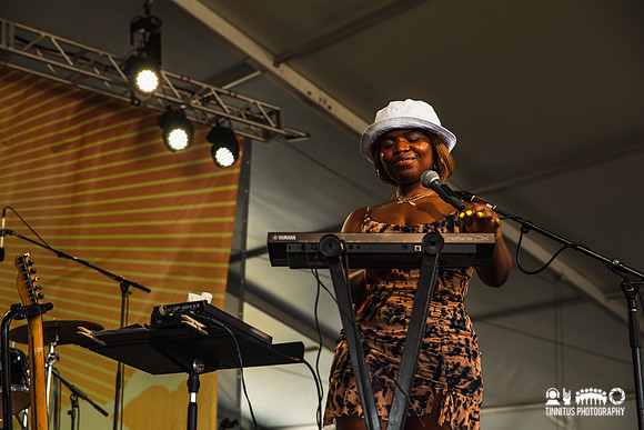 Vagabon in concert