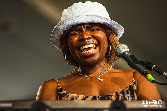 Vagabon in concert