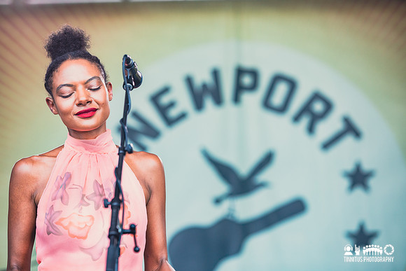 Allison Russell in concert