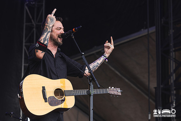 Frank Turner and the Sleeping Souls in concert