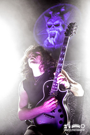 Testament in concert