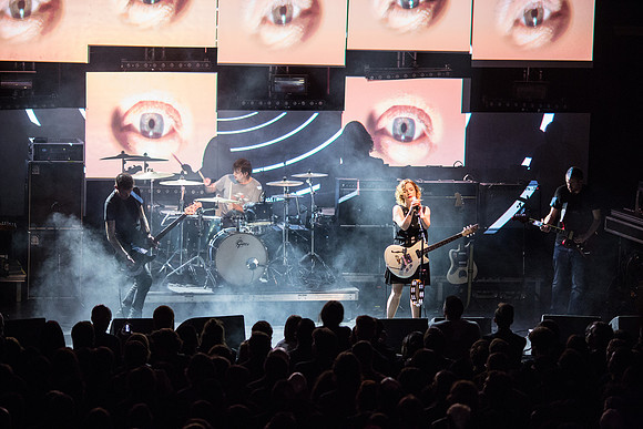 Slowdive in concert
