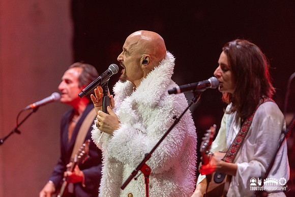 James in concert