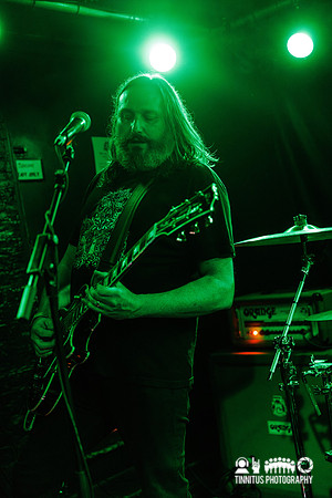 Worshipper in concert