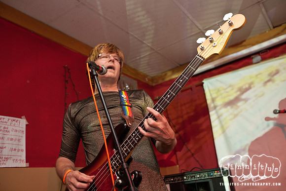 Bobb Trimble and the Flying Spiders play Deep Heaven Now