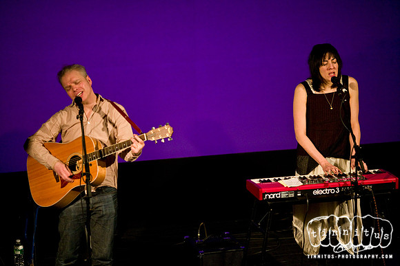 Damon and Naomi in concert, with Michio Kurihara
