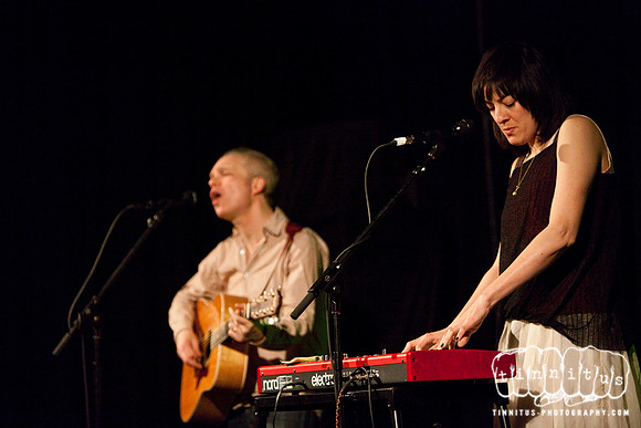 Damon and Naomi in concert, with Michio Kurihara