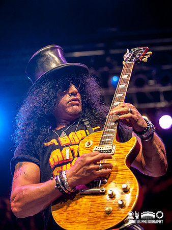 Slash in concert