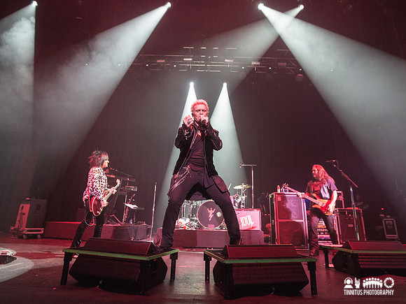 Billy Idol in concert