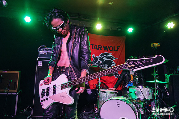 Guitar Wolf in concert