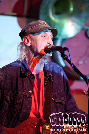 Bobb Trimble and the Flying Spiders play Deep Heaven Now