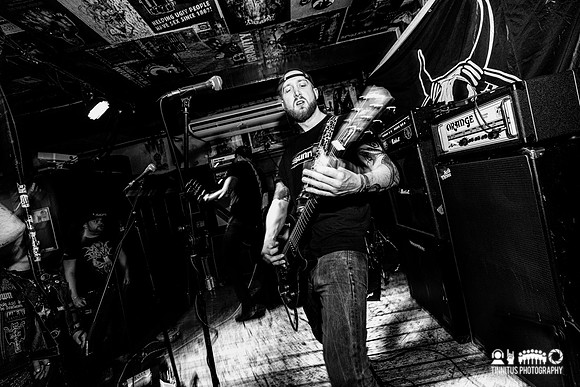 Acid Throne in concert