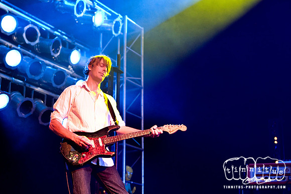 Pavement in concert