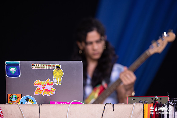 Reyna Tropical in concert