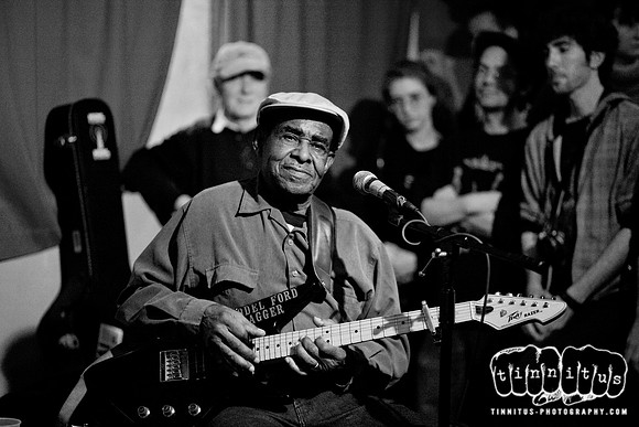 T-Model Ford in concert