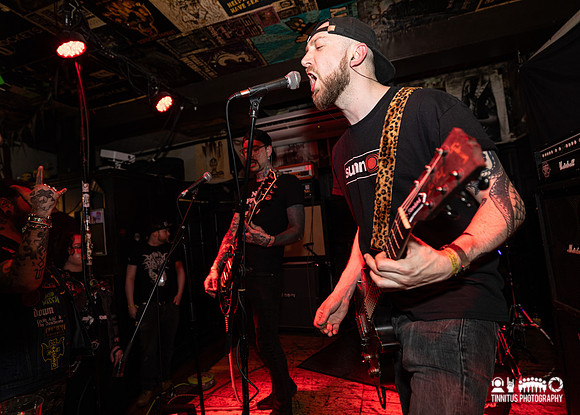 Acid Throne in concert