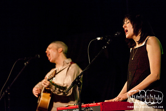 Damon and Naomi in concert, with Michio Kurihara