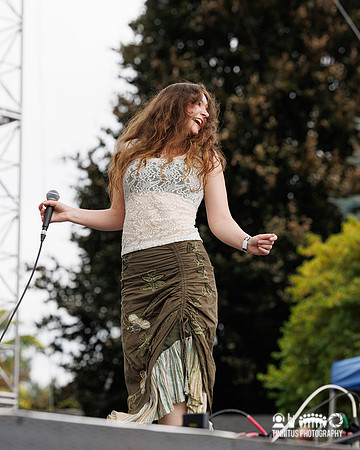 Clover in concert