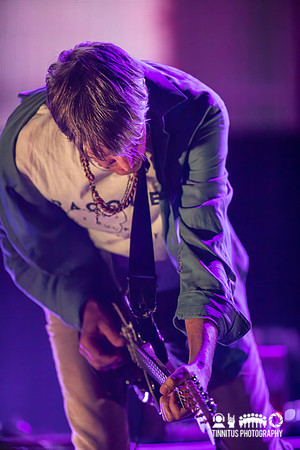 Pavement in concert