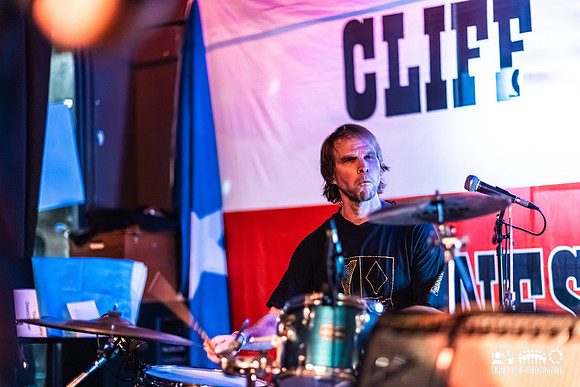 Cliff Barnes in concert